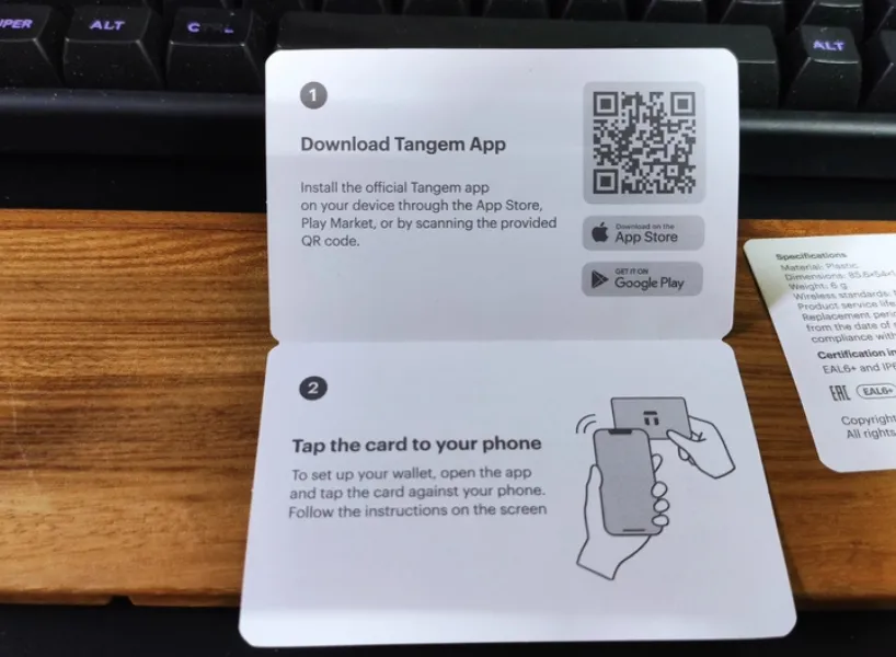 Tangem 冷錢包啟用教學示意圖（掃 QR code 下載APP）/ 圖取自網路